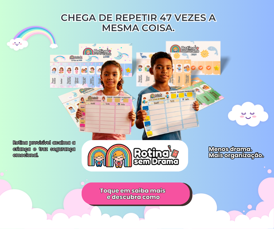 Kit Rotina Infantil Descomplicada com crianças segurando os quadros